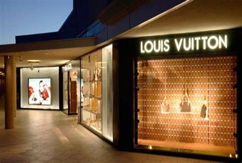 louis vuitton sede legale italia selezione personale|Louis Vuitton Careers .